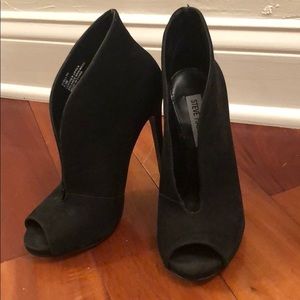 Steve Madden Heels with key peep hole on front